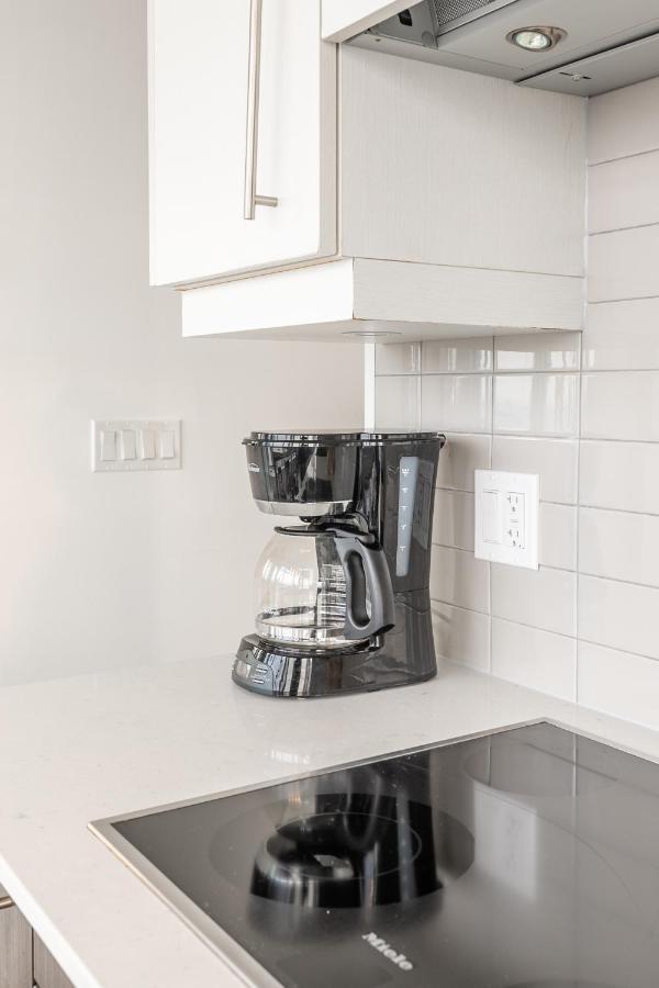 Luxury 2 Bedroom In The Heart Of Entertainment District W/ Cn Tower View Toronto Exteriér fotografie